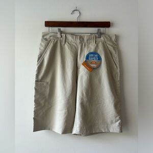 NWT‎ Columbia cream color men's short size 30